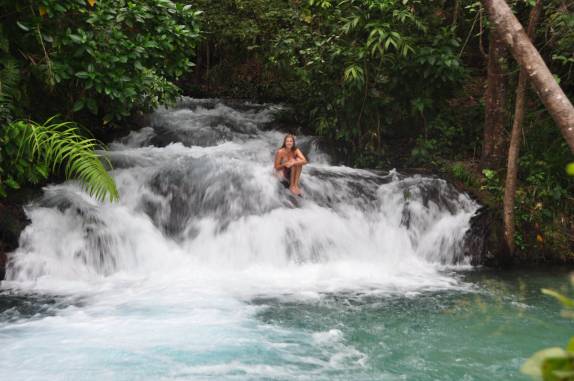 Refresco delicioso na Cachoeira do Formiga, região de Mateiros, no Jalapão - TO